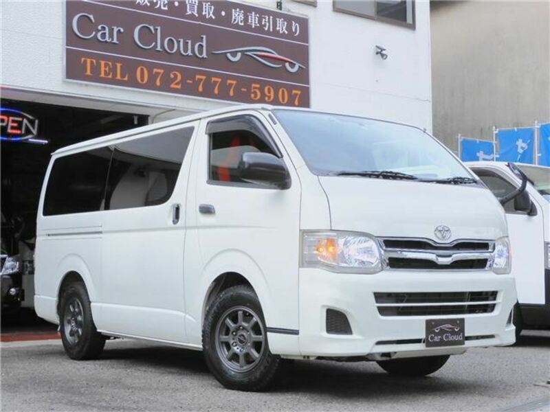 TOYOTA　HIACE VAN