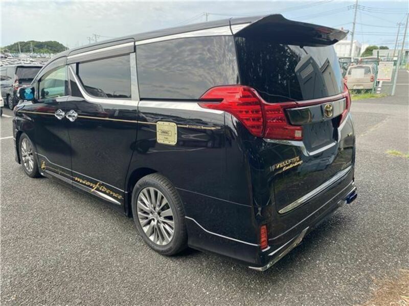 VELLFIRE-5