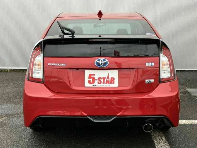 PRIUS-8