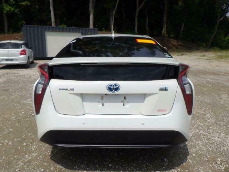 PRIUS-12