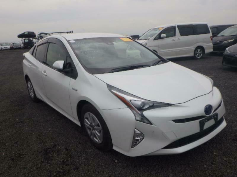 TOYOTA　PRIUS