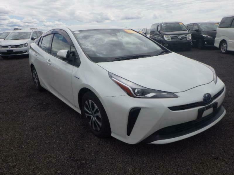 TOYOTA　PRIUS