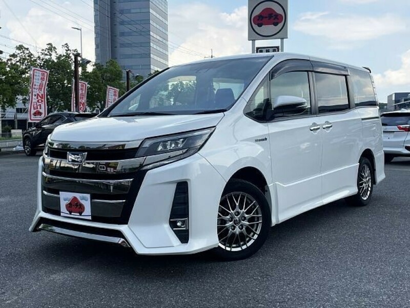 TOYOTA　NOAH