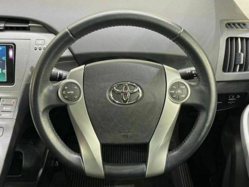 PRIUS-11