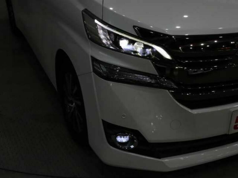 VELLFIRE-13