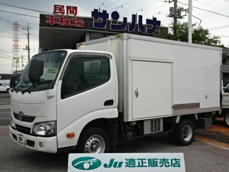 TOYOTA　DYNA