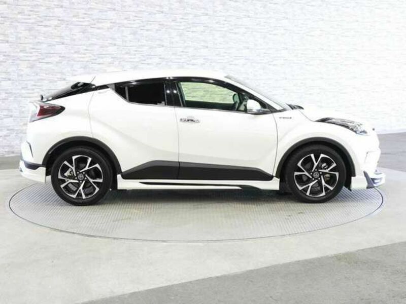 C-HR-12