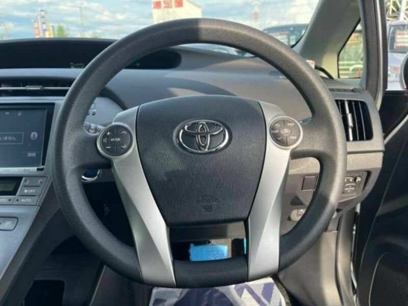 PRIUS-11