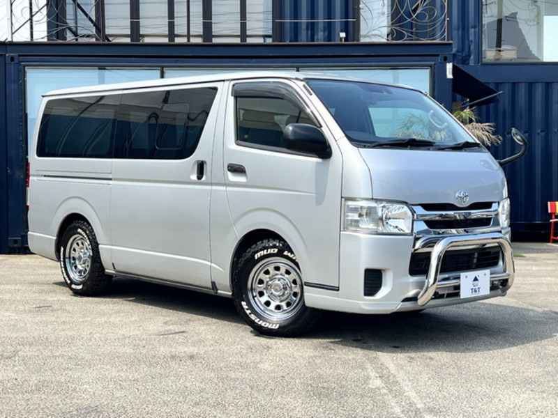 TOYOTA　HIACE VAN