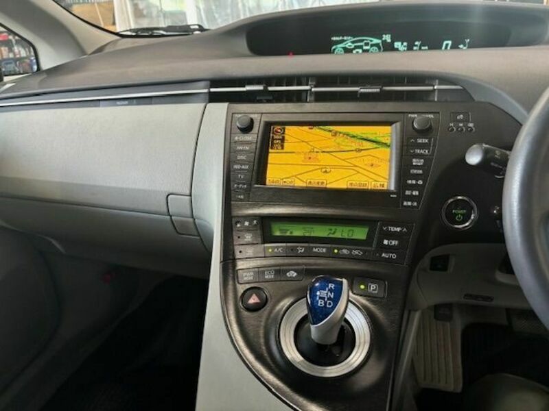 PRIUS-12