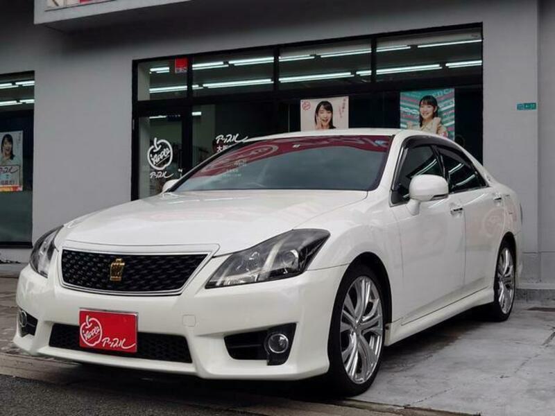 TOYOTA　CROWN