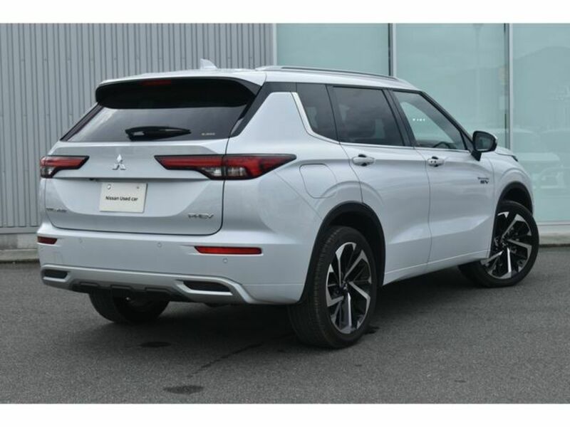 OUTLANDER PHEV-1