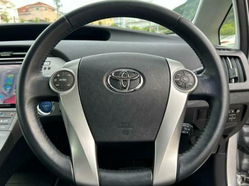 PRIUS-13