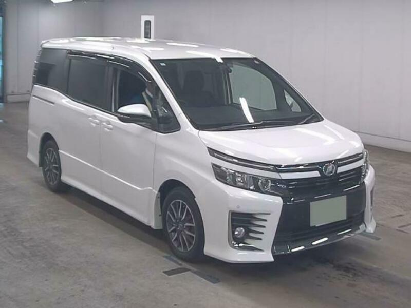 TOYOTA　VOXY