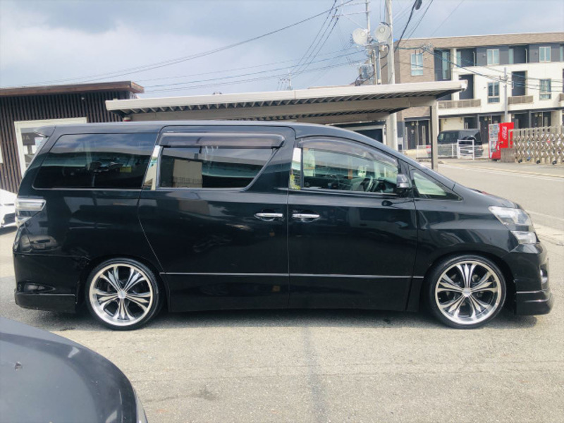 VELLFIRE-19