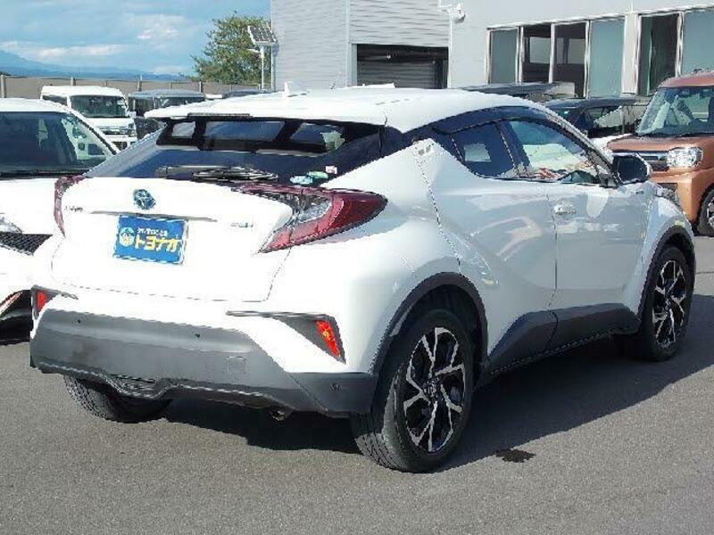 C-HR-8