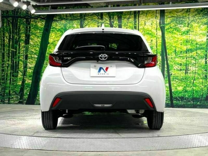 YARIS-15