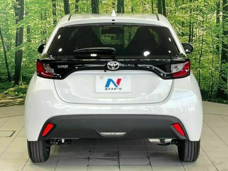 YARIS-15