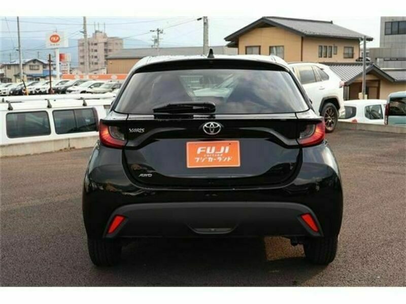 YARIS-27