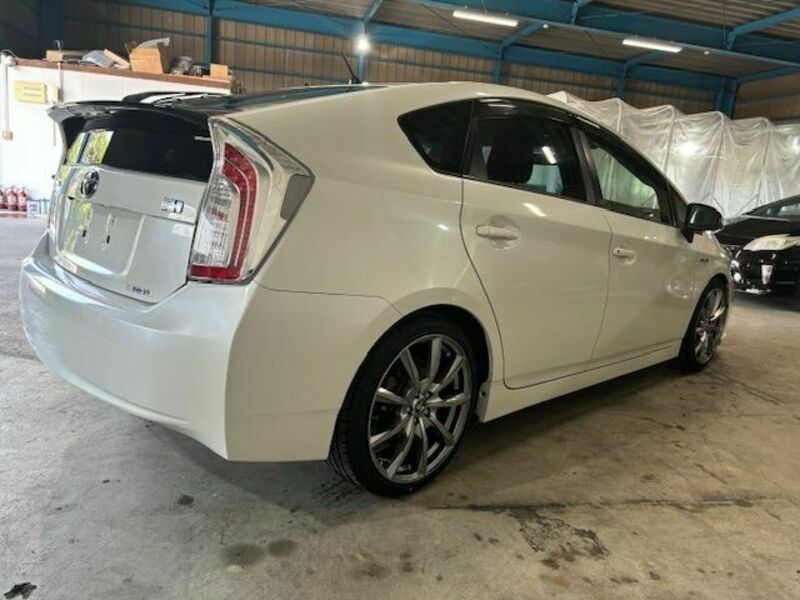 PRIUS-6