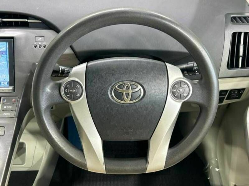 PRIUS-11