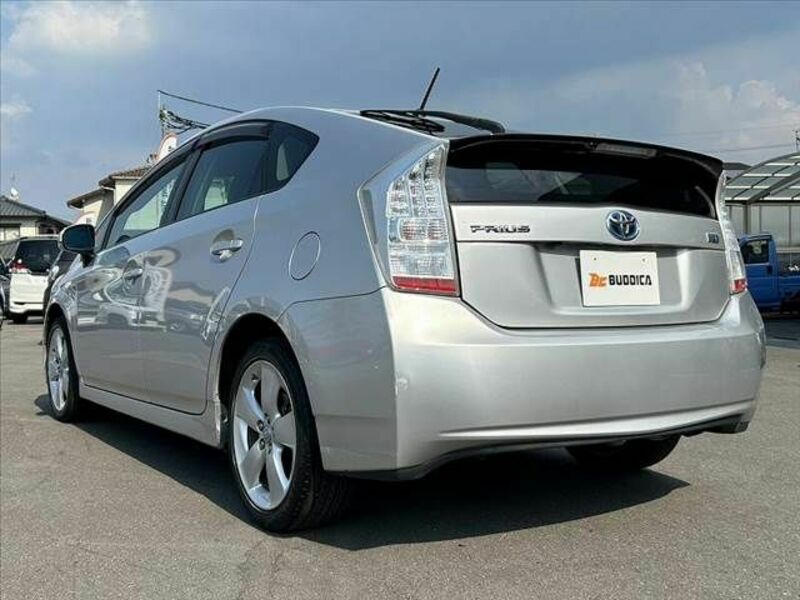 PRIUS-12