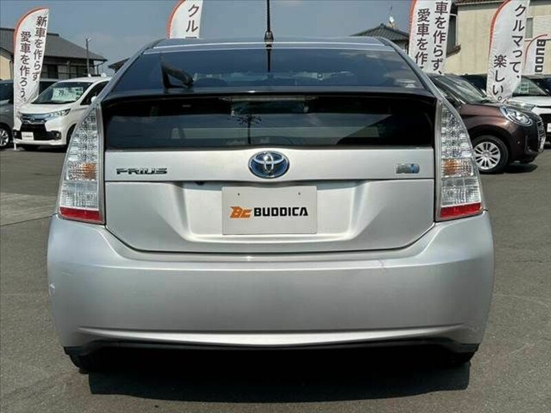 PRIUS-13