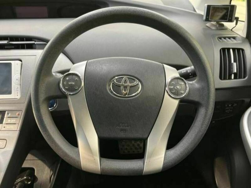 PRIUS-11