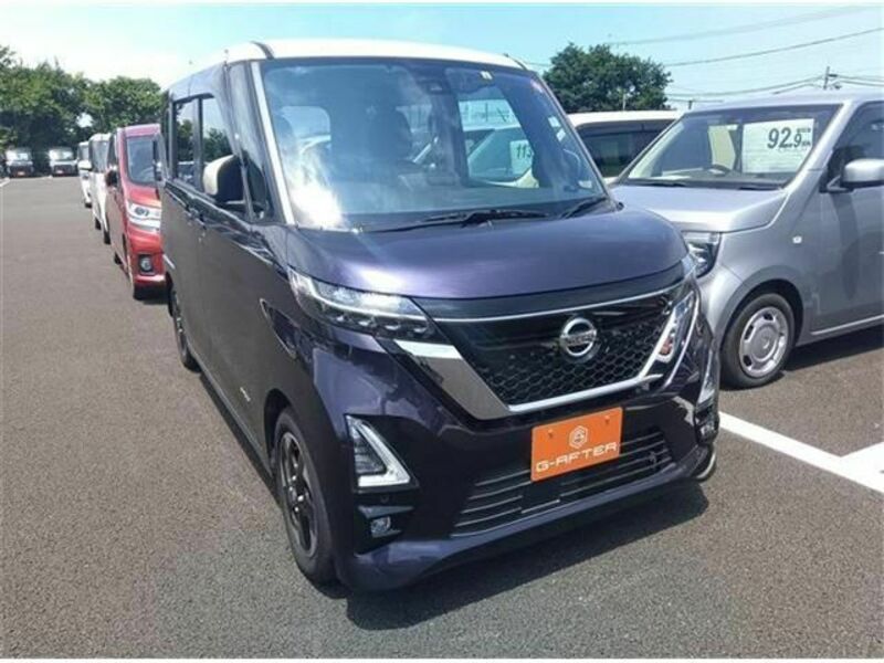 NISSAN　ROOX