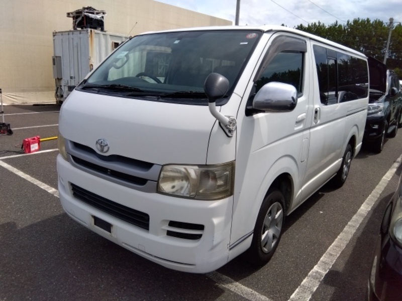 TOYOTA　HIACE VAN