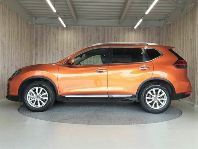 X-TRAIL-18