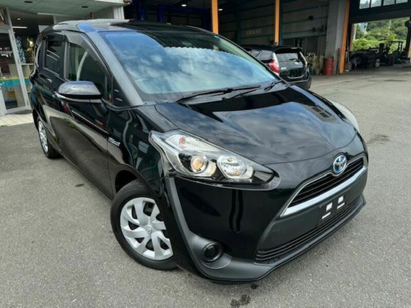 TOYOTA　SIENTA