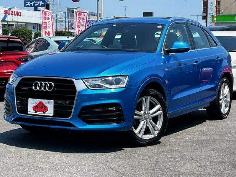 AUDI　Q3