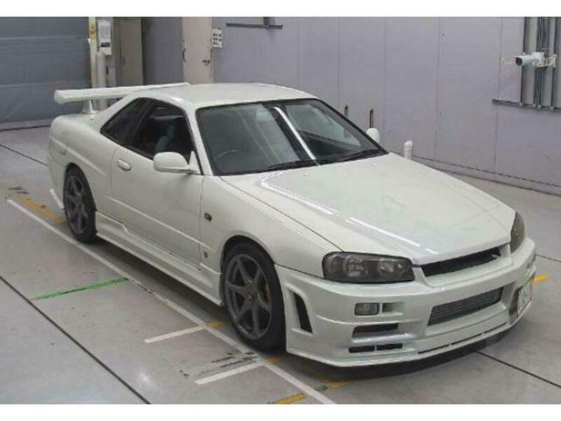 NISSAN　SKYLINE