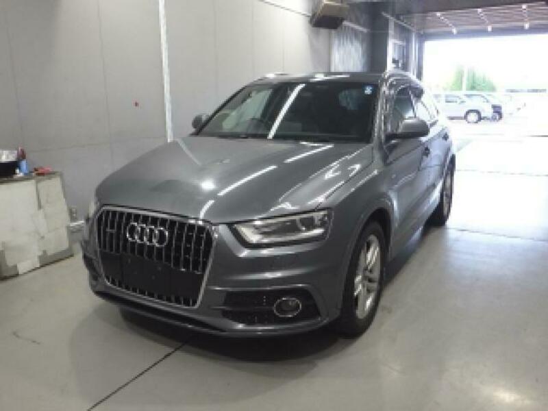 AUDI　Q3