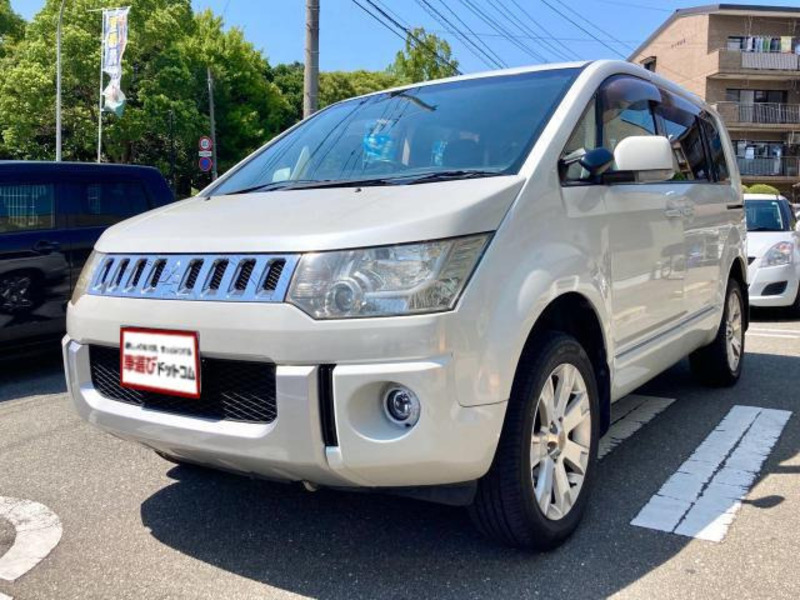 MITSUBISHI DELICA D5