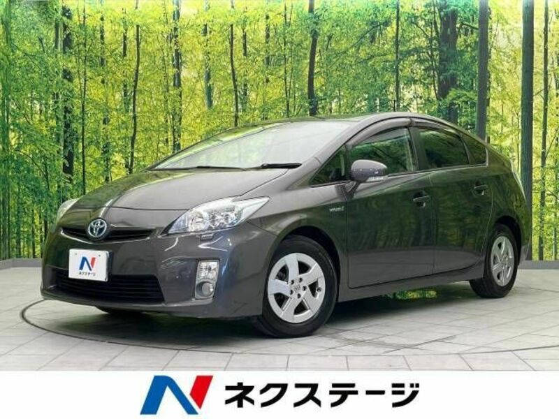 TOYOTA　PRIUS