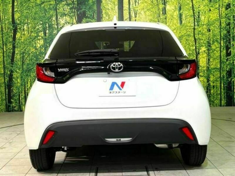 YARIS-15