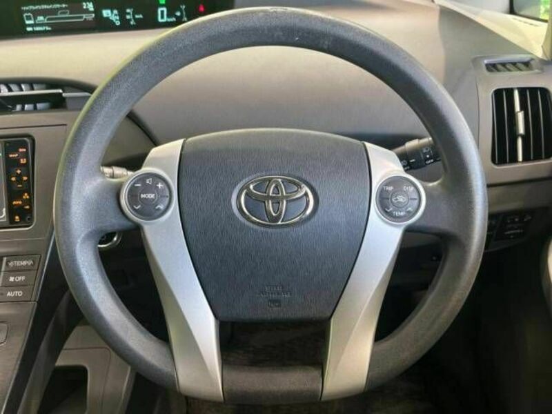 PRIUS-11