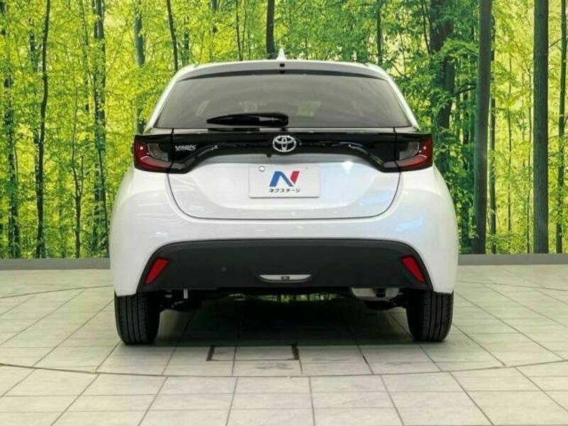 YARIS-15