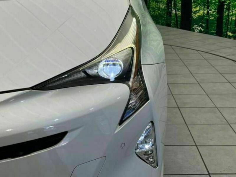 PRIUS-12