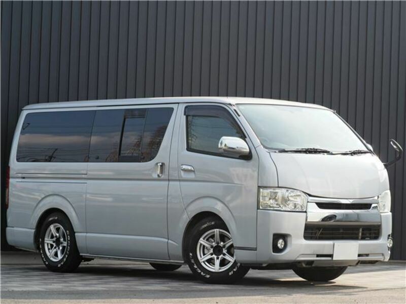 TOYOTA　HIACE VAN