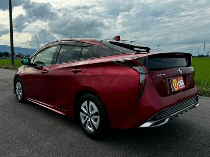 PRIUS-4