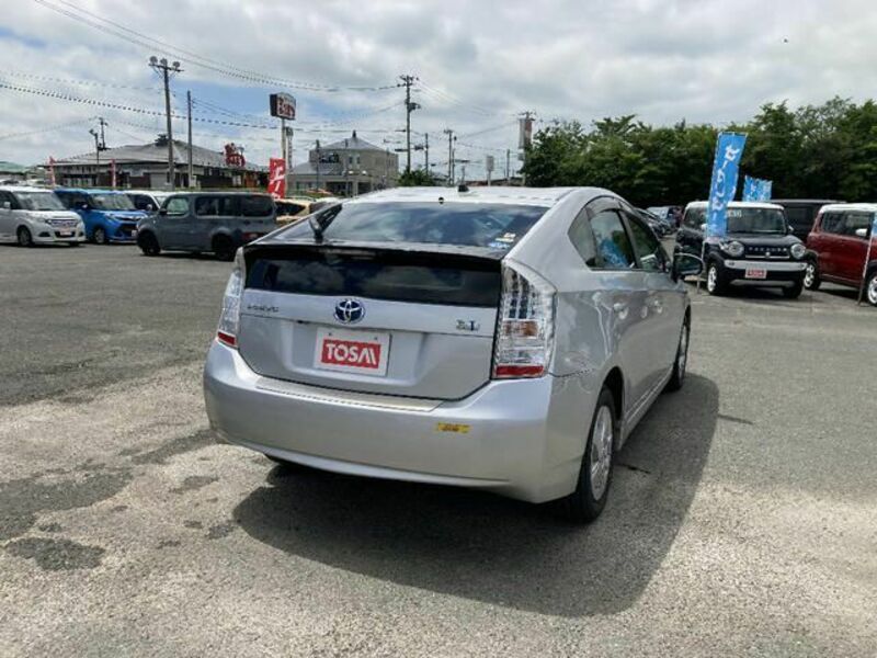 PRIUS-4