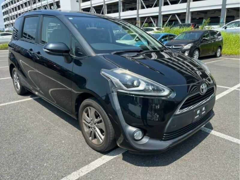 TOYOTA　SIENTA