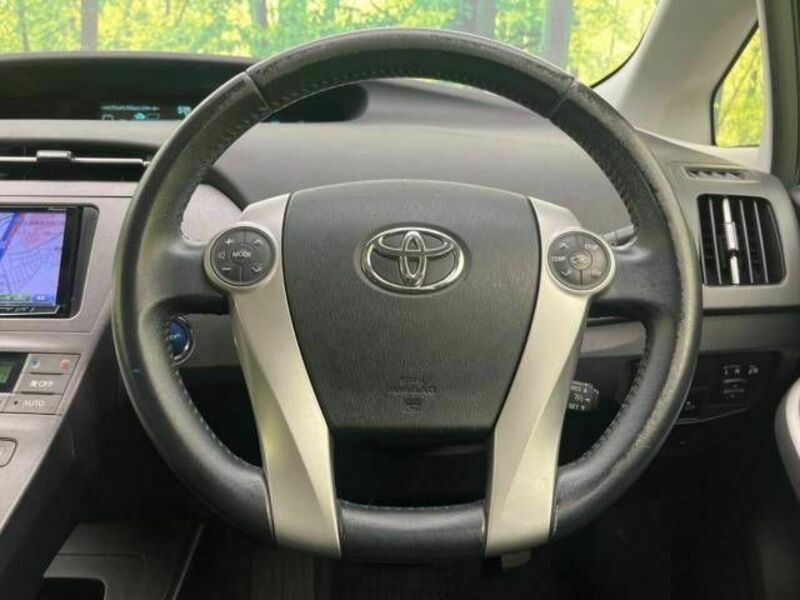 PRIUS-11