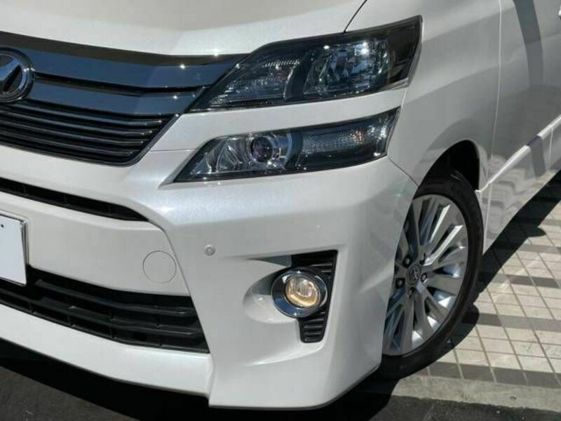 VELLFIRE-13