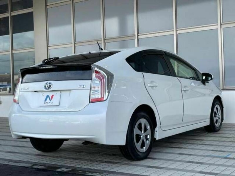 PRIUS-17