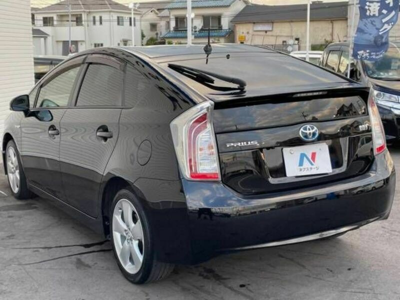 PRIUS-16