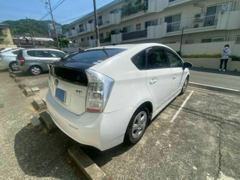 PRIUS-3